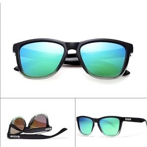 Green Mirror Polarized Lens Sunglasses